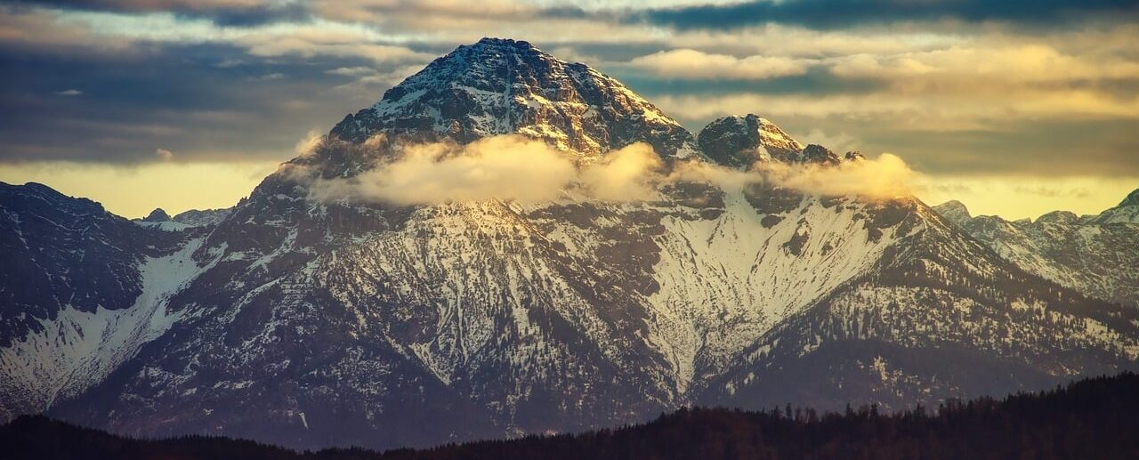 mountain, beautiful nature, alpenglow-8590965.jpg